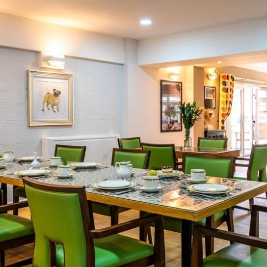 Residential care home amenities, food and dining, care home dining